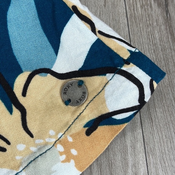 🔆ROXY🔆SIMPLE BLOSSOM PRINT TOP - Picture 14 of 15